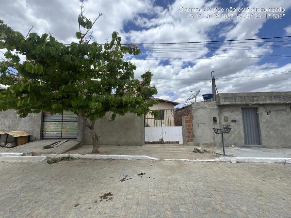 Vende-se em Belo Jardim-PE  Casa, 50.00 de área total, 50.00 de área privativa, 148.20 de área do terreno,  2_qto(s), a.serv, WC, 1_sala(s), cozinha.