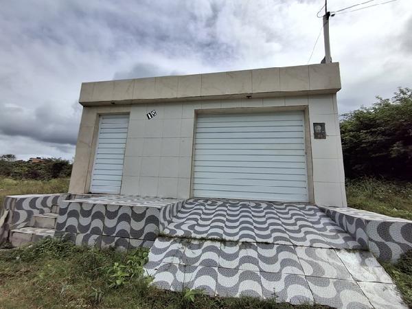 Vende-se em Belo Jardim-PE  Casa, 85.59 de área total, 85.59 de área privativa, 189.00 de área do terreno,  2_qto(s), a.serv, WC, 1_sala(s), cozinha.
