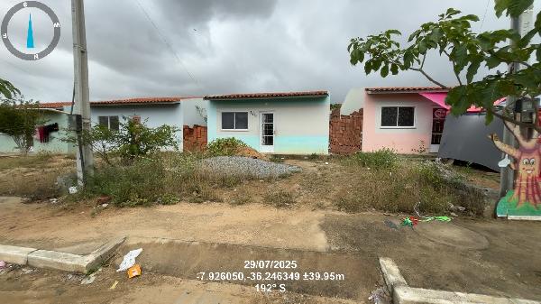 Vende-se em Santa Cruz Do Capibaribe-PE  Casa, 46.30 de área total, 46.30 de área privativa, 148.20 de área do terreno,  2_qto(s), a.serv, WC, 1_sala(s), cozinha.