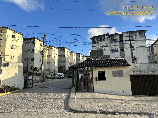 Vende-se em Jaboatao Dos Guararapes-PE  apto, 49.59 de área total, 44.00 de área privativa,  2_qto(s), a.serv, WC, 1_sala(s), cozinha.