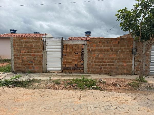 Vende-se em Belo Jardim-PE  Casa, 46.30 de área total, 46.30 de área privativa, 148.20 de área do terreno,  2_qto(s), a.serv, WC, 1_sala(s), cozinha, Terraco, 1_vaga(s) de garagem.