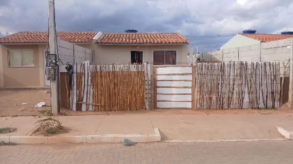 Vende-se em Belo Jardim-PE  Casa, 40.00 de área total, 40.00 de área privativa, 148.20 de área do terreno,  2_qto(s), a.serv, WC, 1_sala(s), cozinha.