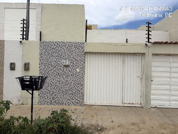 Vende-se em Petrolina-PE  Casa, 70.00 de área total, 70.00 de área privativa, 100.00 de área do terreno,  2_qto(s), a.serv, WC, 1_sala(s), cozinha, Terraco, 1_vaga(s) de garagem.