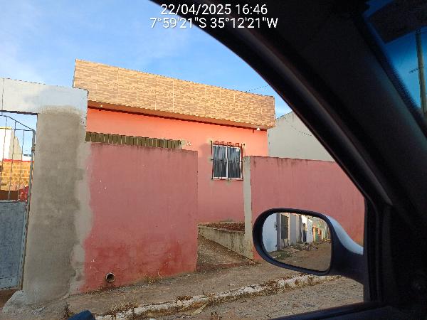 Vende-se em Cha De Alegria-PE  Casa, 57.81 de área total, 57.81 de área privativa, 127.50 de área do terreno,  2_qto(s), a.serv, WC, 1_sala(s), cozinha, Terraco, 1_vaga(s) de garagem.