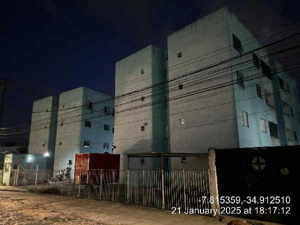 Vende-se em Igarassu-PE  apto, 56.57 de área total, 52.46 de área privativa,  2_qto(s), varanda, a.serv, WC, 1_sala(s), cozinha, 1_vaga(s) de garagem.