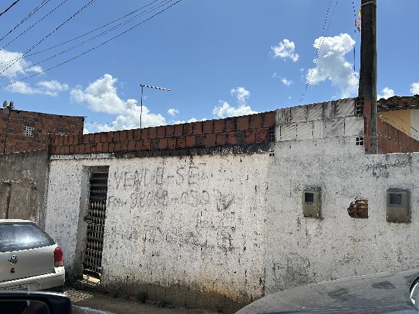 Vende-se em Cha De Alegria-PE  Casa, 50.36 de área total, 50.36 de área privativa, 126.00 de área do terreno,  2_qto(s), WC, 1_sala(s), cozinha, Terraco.