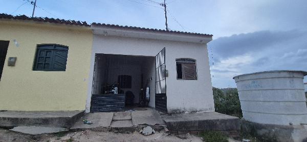 Vende-se em Jupi-PE  Casa, 58.50 de área total, 58.50 de área privativa, 68.80 de área do terreno,  2_qto(s), a.serv, WC, 1_sala(s), cozinha, 1_vaga(s) de garagem.