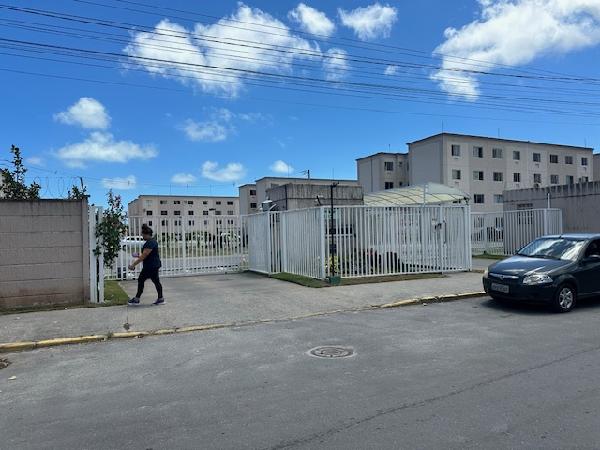 Vende-se em Paulista-PE  apto, 86.54 de área total, 41.79 de área privativa,  2_qto(s), a.serv, WC, 1_sala(s), cozinha, 1_vaga(s) de garagem.