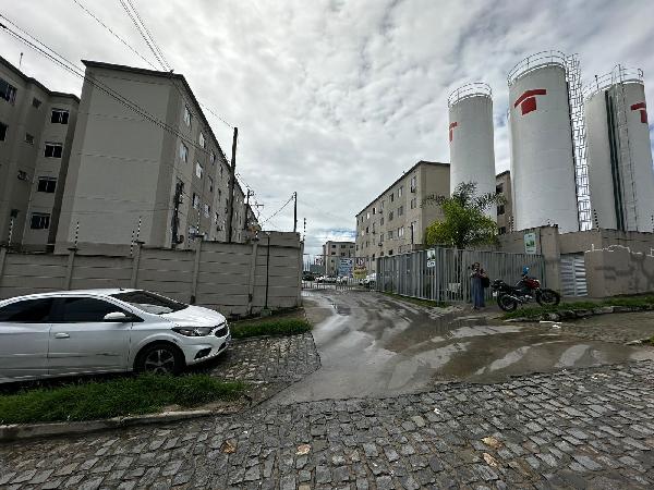Vende-se em Jaboatao Dos Guararapes-PE  apto, 41.79 de área total, 41.79 de área privativa,  2_qto(s), WC, 1_sala(s), cozinha, 1_vaga(s) de garagem.