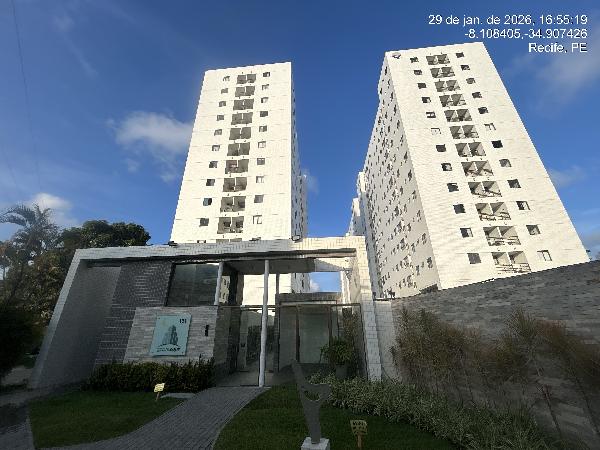 Vende-se em Recife-PE  apto, 107.16 de área total, 64.05 de área privativa,  3_qto(s), a.serv, WC, 1_sala(s), cozinha, 1_vaga(s) de garagem.