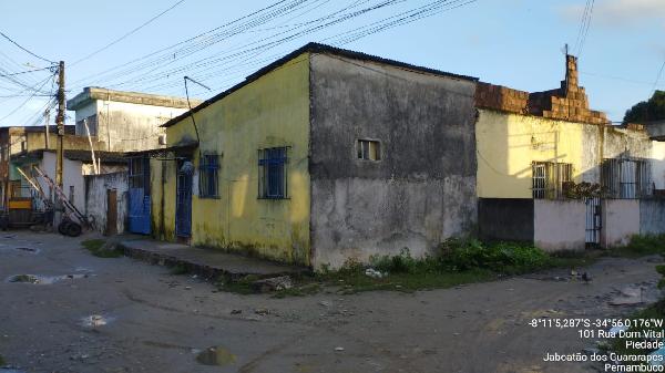 Vende-se em Jaboatao Dos Guararapes-PE  Terreno, 716.00 de área do terreno.