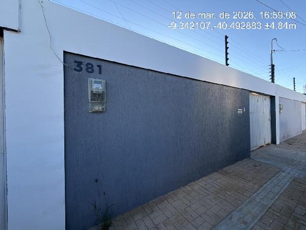 Vende-se em Petrolina-PE  Casa, 73.58 de área total, 73.58 de área privativa, 128.00 de área do terreno,  3_qto(s), a.serv, WC, 1_sala(s), cozinha.