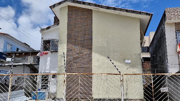 Vende-se em Paulista-PE  Casa, 46.48 de área total, 43.39 de área privativa, 200.00 de área do terreno,  2_qto(s), a.serv, WC, 1_sala(s), cozinha, 1_vaga(s) de garagem.