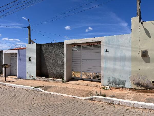 Vende-se em Belo Jardim-PE  Casa, 46.30 de área total, 46.30 de área privativa, 148.20 de área do terreno,  1_qto(s), a.serv, WC, 1_sala(s), cozinha, 1_vaga(s) de garagem.