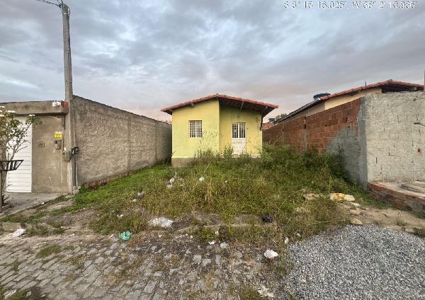 Vende-se em Caruaru-PE  Casa, 50.00 de área total, 50.00 de área privativa, 159.60 de área do terreno,  2_qto(s), WC, 1_sala(s), cozinha.