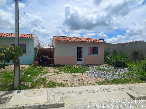 Vende-se em Caruaru-PE  Casa, 46.30 de área total, 46.30 de área privativa, 160.55 de área do terreno,  2_qto(s), a.serv, WC, 1_sala(s), cozinha.
