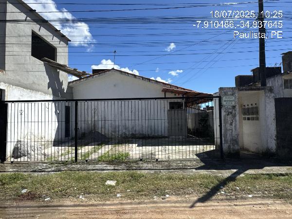 Vende-se em Paulista-PE  Casa, 53.02 de área total, 53.02 de área privativa, 360.00 de área do terreno,  3_qto(s), a.serv, WC, 1_sala(s), 1 lavabo(s), cozinha, Terraco, 1_vaga(s) de garagem.