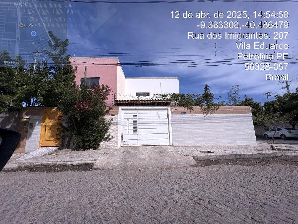 Vende-se em Petrolina-PE  Casa, 237.50 de área total, 231.74 de área privativa, 237.50 de área do terreno,  3_qto(s), a.serv, WC, 6_sala(s), cozinha, 1_vaga(s) de garagem.