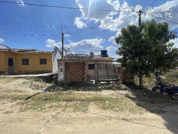 Vende-se em Capoeiras-PE  Casa, 80.90 de área total, 80.90 de área privativa, 200.00 de área do terreno,  3_qto(s), a.serv, WC, 1_sala(s), cozinha, 1_vaga(s) de garagem.