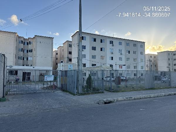 Vende-se em Paulista-PE  apto, 79.41 de área total, 41.79 de área privativa,  2_qto(s), WC, 1_sala(s), cozinha, 1_vaga(s) de garagem.