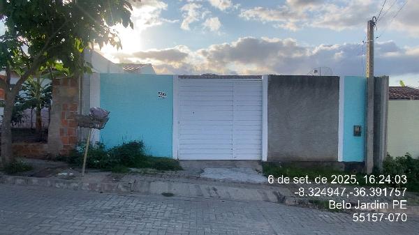 Vende-se em Belo Jardim-PE  Casa, 46.30 de área total, 46.30 de área privativa, 148.20 de área do terreno,  2_qto(s), a.serv, WC, 1_sala(s), cozinha.