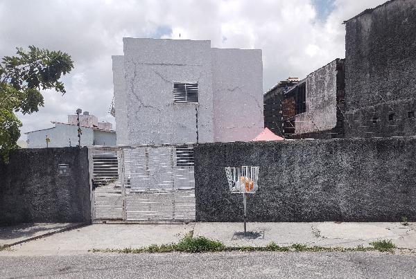 Vende-se em Paulista-PE  apto, 55.84 de área total, 55.84 de área privativa,  2_qto(s), a.serv, WC, 1_sala(s), cozinha, 1_vaga(s) de garagem.