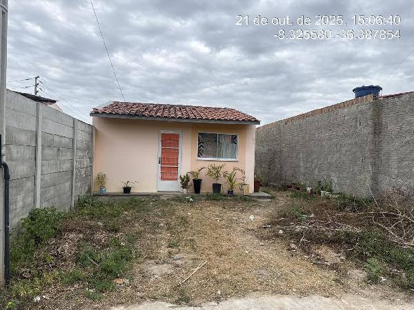 Vende-se em Belo Jardim-PE  Casa, 40.00 de área total, 40.00 de área privativa, 148.20 de área do terreno,  2_qto(s), a.serv, WC, 1_sala(s), cozinha.