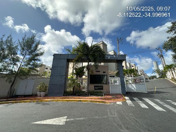 Vende-se em Jaboatao Dos Guararapes-PE  apto, 74.76 de área total, 43.29 de área privativa,  2_qto(s), WC, 1_sala(s), cozinha, 1_vaga(s) de garagem.