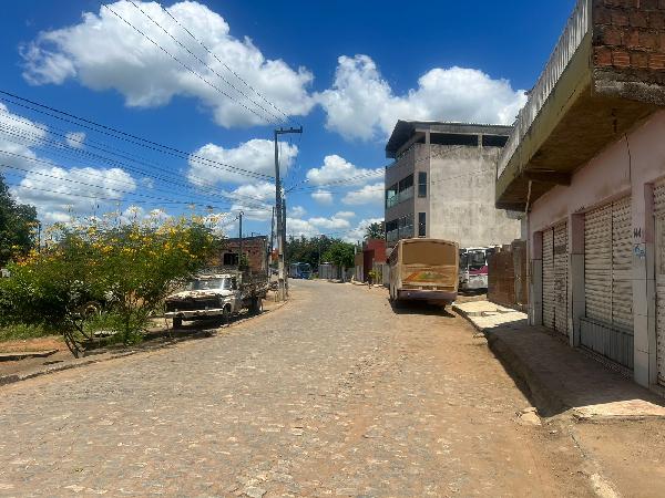 Vende-se em Gloria Do Goita-PE  Casa, 61.36 de área privativa, 140.00 de área do terreno,  3_qto(s), a.serv, WC, 1_sala(s), cozinha, 1_vaga(s) de garagem.