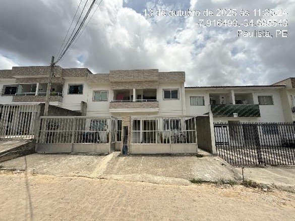 Vende-se em Paulista-PE  apto, 50.63 de área total, 47.48 de área privativa,  2_qto(s), varanda, a.serv, WC, 1_sala(s), cozinha, 1_vaga(s) de garagem.