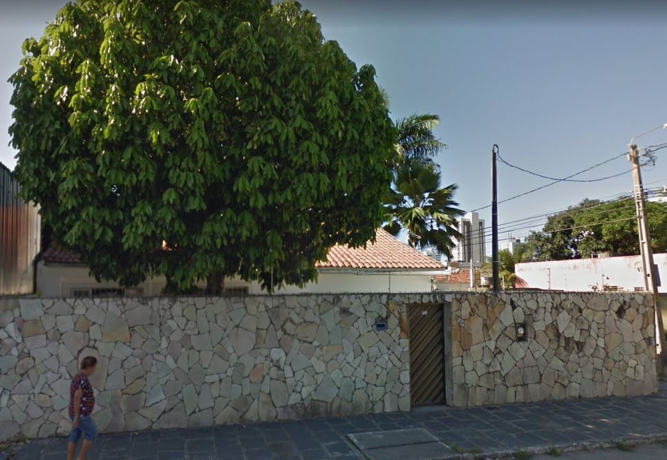 Vende-se em Olinda-PE  Casa, 163.00 de área privativa, 420.00 de área do terreno,  4_qto(s), a.serv, WC, WC Emp, 2_sala(s), DCE, cozinha, Terraco, 1_vaga(s) de garagem.