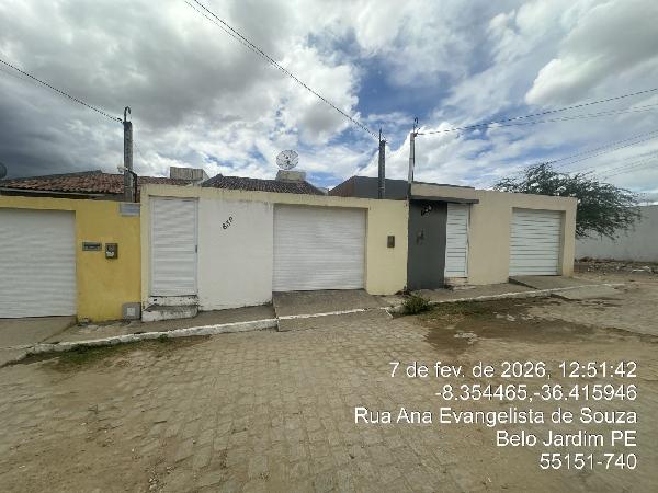 Vende-se em Belo Jardim-PE  Casa, 75.36 de área total, 73.94 de área privativa, 126.60 de área do terreno,  3_qto(s), a.serv, WC, 1_sala(s), cozinha, Terraco.
