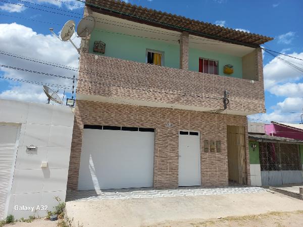 Vende-se em Bezerros-PE  Casa, 61.94 de área total, 61.94 de área privativa, 150.50 de área do terreno,  2_qto(s), a.serv, WC, 2_sala(s), cozinha.