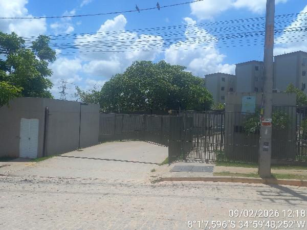 Vende-se em Camaragibe-PE  apto, 96.04 de área total, 41.79 de área privativa,  2_qto(s), WC, 1_sala(s), cozinha.