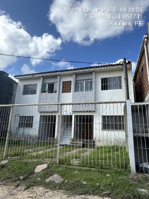 Vende-se em Paulista-PE  Casa, 51.00 de área total, 51.00 de área privativa, 200.00 de área do terreno,  2_qto(s), a.serv, WC, 1_sala(s), cozinha, Terraco, 1_vaga(s) de garagem.