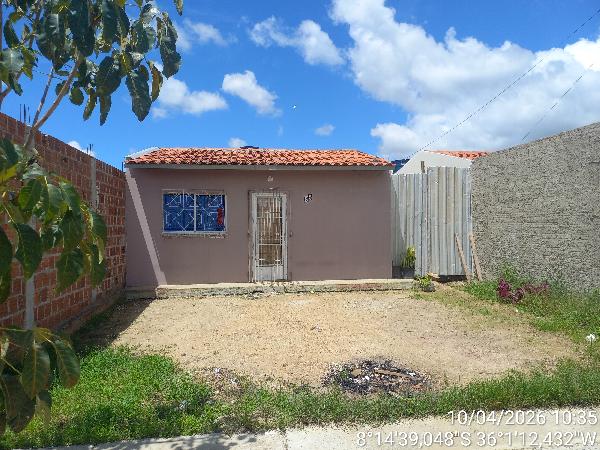 Vende-se em Caruaru-PE  Casa, 46.30 de área total, 46.30 de área privativa, 160.55 de área do terreno,  2_qto(s), a.serv, WC, 1_sala(s), cozinha, 1_vaga(s) de garagem.