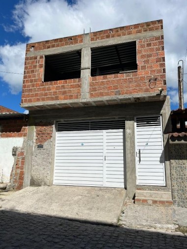Vende-se em Caruaru-PE  Casa, 55.35 de área privativa, 200.00 de área do terreno.