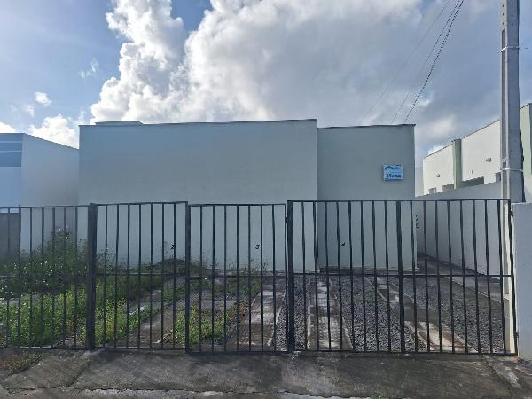 Vende-se em Igarassu-PE  Casa, 51.96 de área total, 51.96 de área privativa, 373.78 de área do terreno,  3_qto(s), varanda, a.serv, WC, 1_sala(s), cozinha, 1_vaga(s) de garagem.