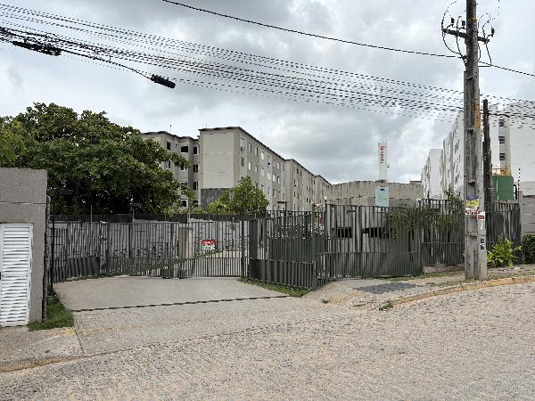 Vende-se em Camaragibe-PE  apto, 96.04 de área total, 41.79 de área privativa,  1_qto(s), WC, 1_sala(s), cozinha.