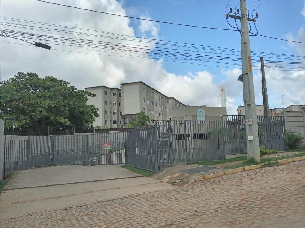 Vende-se em Camaragibe-PE  apto, 96.04 de área total, 41.79 de área privativa,  2_qto(s), a.serv, WC, 1_sala(s), cozinha.