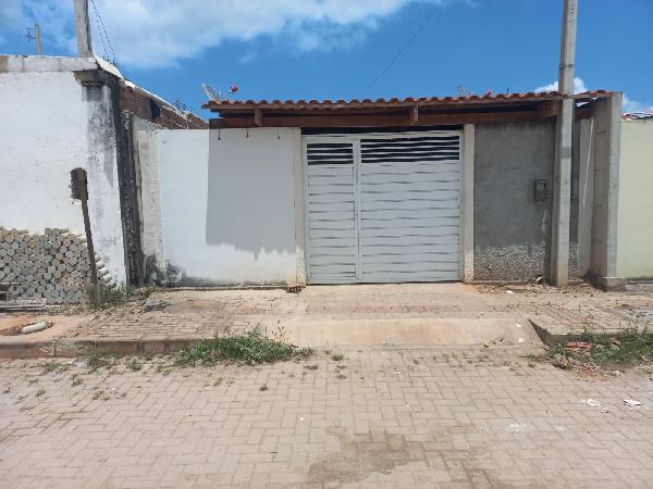 Vende-se em Belo Jardim-PE  Casa, 50.18 de área total, 50.18 de área privativa, 125.02 de área do terreno,  2_qto(s), a.serv, WC, 1_sala(s), cozinha, 1_vaga(s) de garagem.
