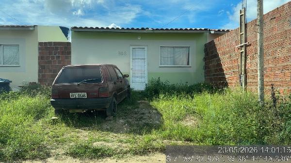 Vende-se em Santa Cruz Do Capibaribe-PE  Casa, 46.30 de área total, 46.30 de área privativa, 148.20 de área do terreno,  2_qto(s), a.serv, WC, 1_sala(s), cozinha.