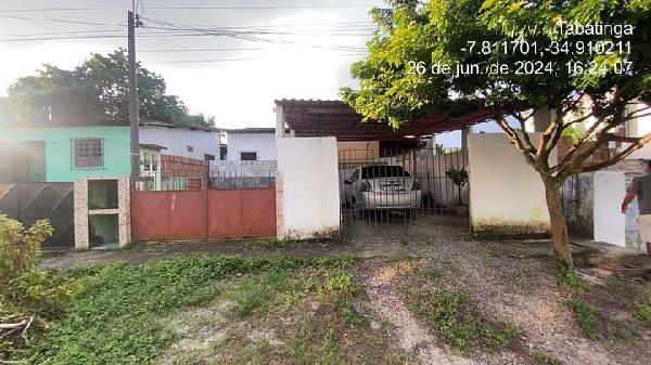 Vende-se em Igarassu-PE  Casa, 56.67 de área total, 56.67 de área privativa, 125.00 de área do terreno,  2_qto(s), varanda, a.serv, WC, 2_sala(s), cozinha, 1_vaga(s) de garagem.