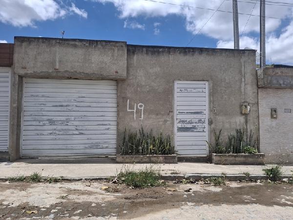 Vende-se em Caruaru-PE  Casa, 48.62 de área total, 48.62 de área privativa, 140.00 de área do terreno,  2_qto(s), a.serv, WC, 1_sala(s), cozinha, Terraco.