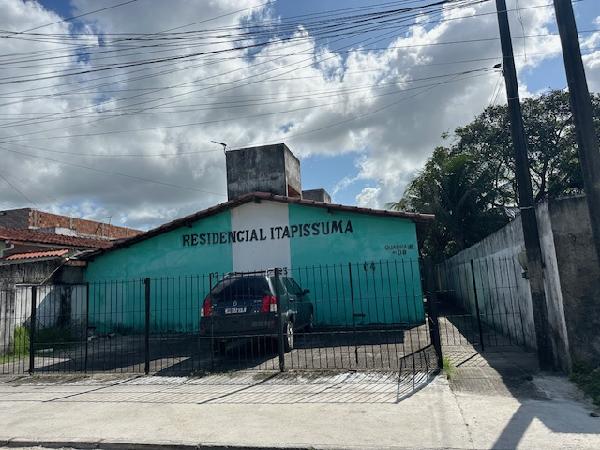 Vende-se em Itapissuma-PE  Casa, 50.00 de área privativa, 50.00 de área do terreno,  3_qto(s), a.serv, WC, 1_sala(s), cozinha, Terraco, 1_vaga(s) de garagem.