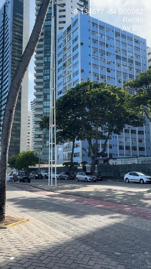 Vende-se em Recife-PE  apto, 119.00 de área total, 98.86 de área privativa,  3_qto(s), a.serv, WC, WC Emp, 1_sala(s), DCE, cozinha, 1_vaga(s) de garagem.