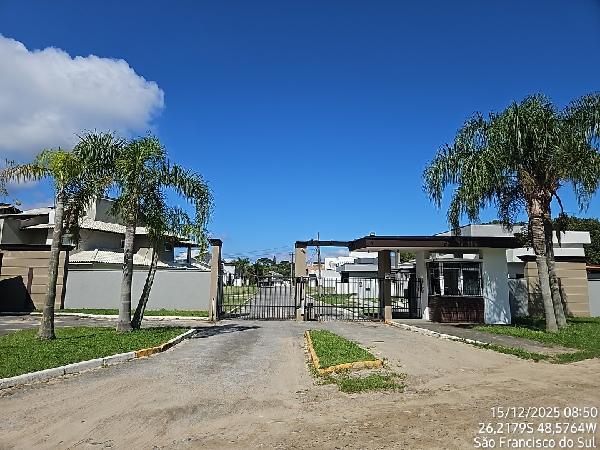 Vende-se em Sao Francisco Do Sul-SC  Casa, 282.95 de área total, 475.84 de área privativa, 910.55 de área do terreno,  4_qto(s), 2_vaga(s) de garagem.