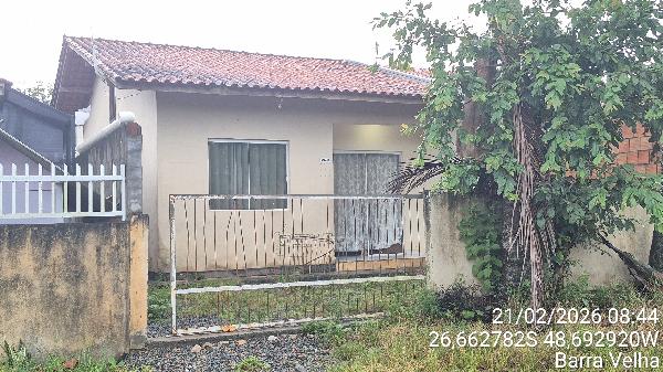 Vende-se em Barra Velha-SC  Casa, 53.70 de área total, 53.70 de área privativa, 150.00 de área do terreno,  2_qto(s), a.serv, WC, 1_sala(s), cozinha.