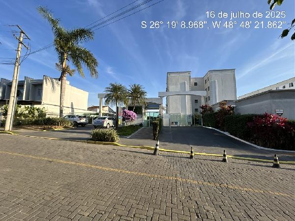 Vende-se em Joinville-SC  apto, 44.17 de área privativa,  2_qto(s), WC, 1_sala(s), cozinha.