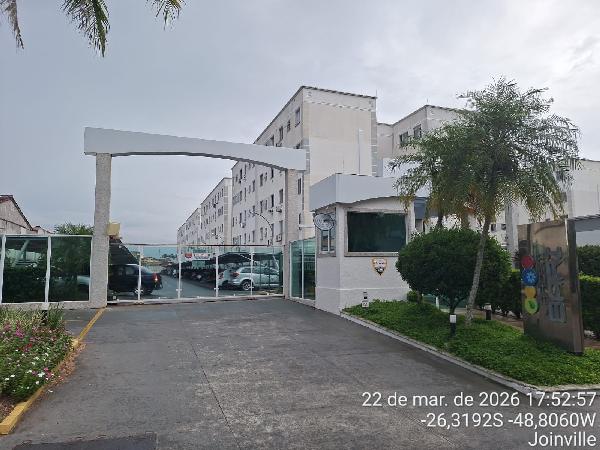 Vende-se em Joinville-SC  apto, 51.54 de área total, 44.15 de área privativa,  2_qto(s), WC, 1_sala(s), cozinha.